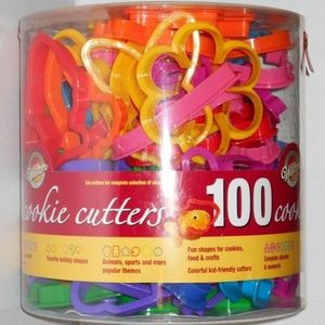 100 Pieces Cookie Cutters Shapes Set